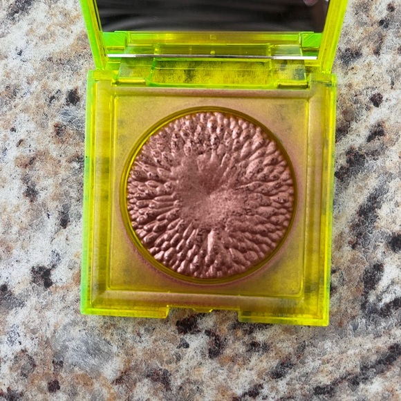 Chantecaille sunbeam cheek and eye shade Ray - Picture 3 of 5